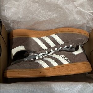 Adidas Handball Spezial Earth Strata / Off White / Gum